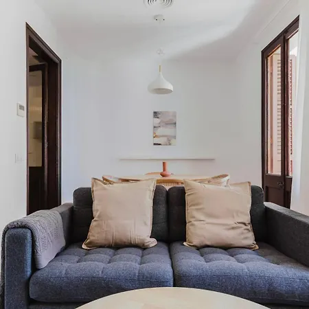 Blueground De Gracia Balcony Elev Washer Bcn-148 Apartment