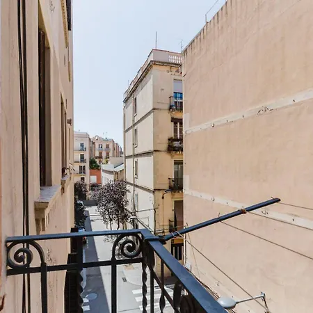 Blueground De Gracia Balcony Elev Washer Bcn-148